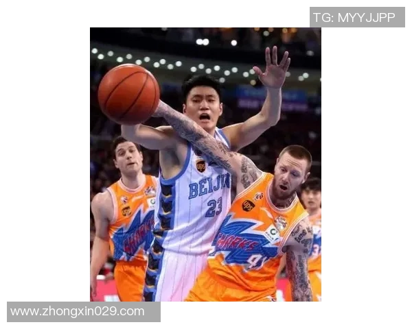 上海篮球队逆袭之路揭秘：从低谷到巅峰的奋斗与荣耀