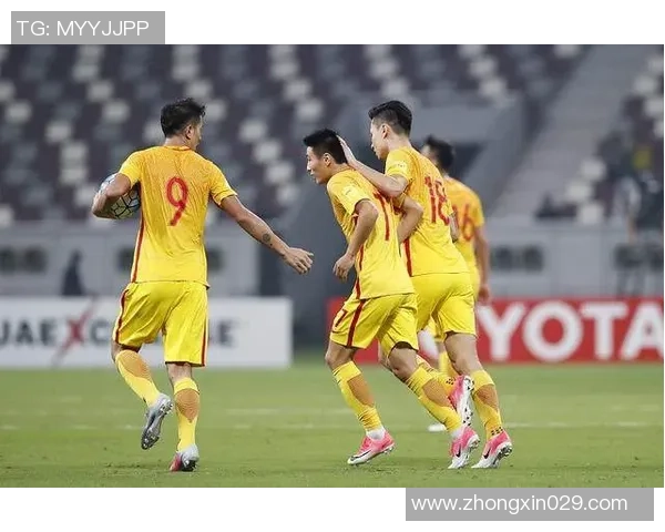 重庆足球队在世界杯预选赛中以77分稳居积分榜首位 重庆足球队在世界杯预选赛中以77分稳居积分榜首位